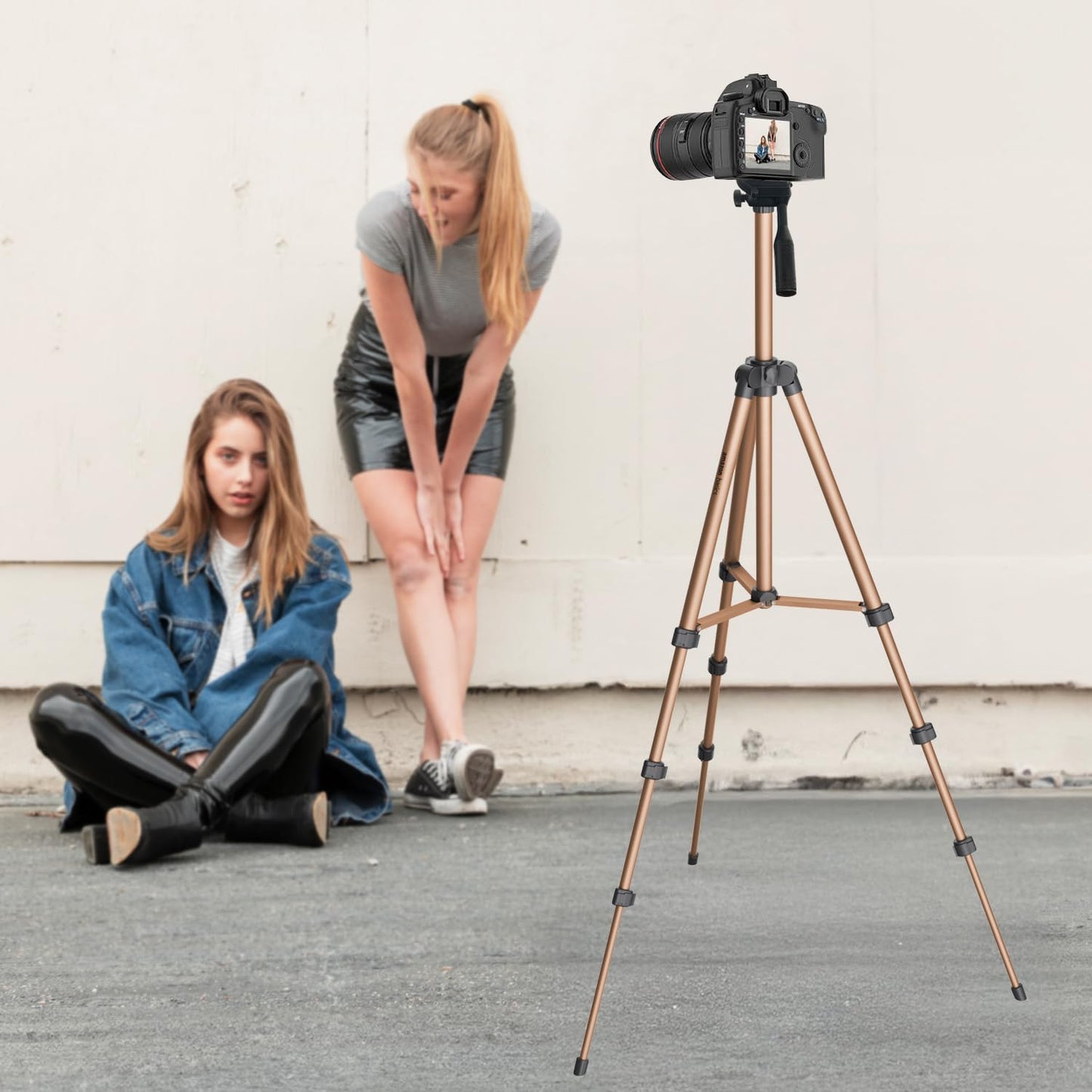 Amazon Basics Adjustable Camera Tripod 41-134cm | Mobile Holder, Carry Bag Included | Lightweight Aluminum Stand for DSLR, GoPro & Smartphones | Copper